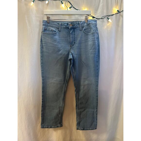 Lee Premium Quality Light Wash Jeans (No Size Tag) Women’s Medium/ Size 8-10 - Picture 1 of 5